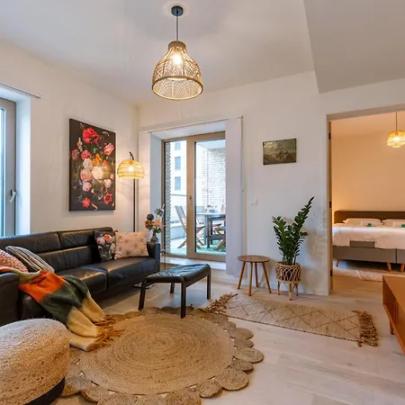 Pretty Furnished Near The Sea *
