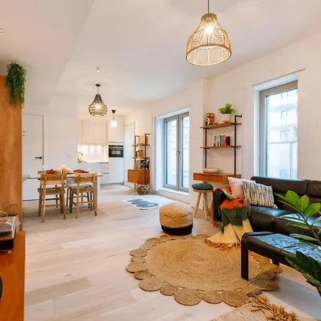 Pretty Furnished Near The Sea 公寓
